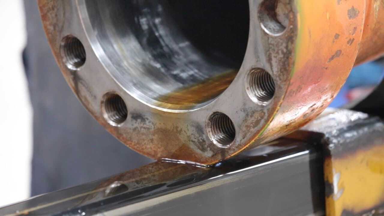 The top 5 reasons for hydraulic fluid degradation